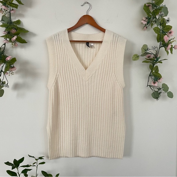 🤍H&M🤍 Oversized Sweater Vest - Picture 5 of 8